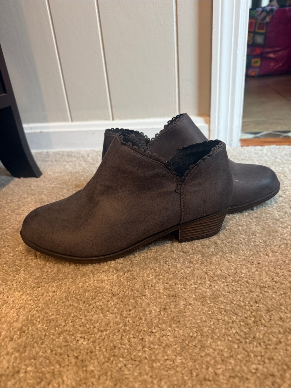 Women's Gray Scalloped Low Heel Ankle Boots